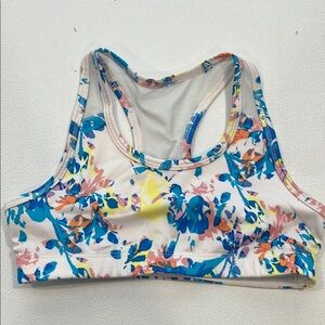 Old Navy Sports Bra in Classic Black with Breathable Fabric and Supportive Fit